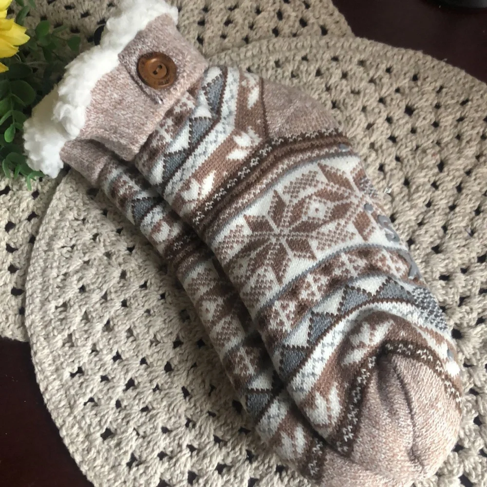 Muk Luks Tan and White Knit Women’s Cabin Socks